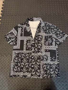 Black Paisley Short-Sleeve Shirt - Casual Men’s Button-Up